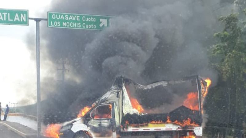 Luego de intensos enfrentamientos, liberan a hijo de "El Chapo" en Culiacán