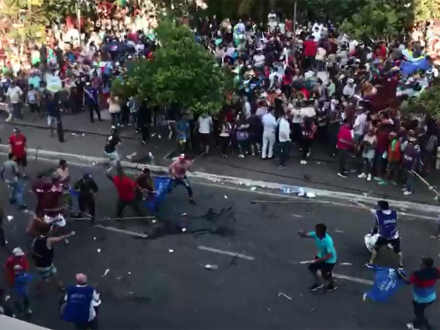 disturbios-plaza-durante-acto-peronista-822711-184441.jpg