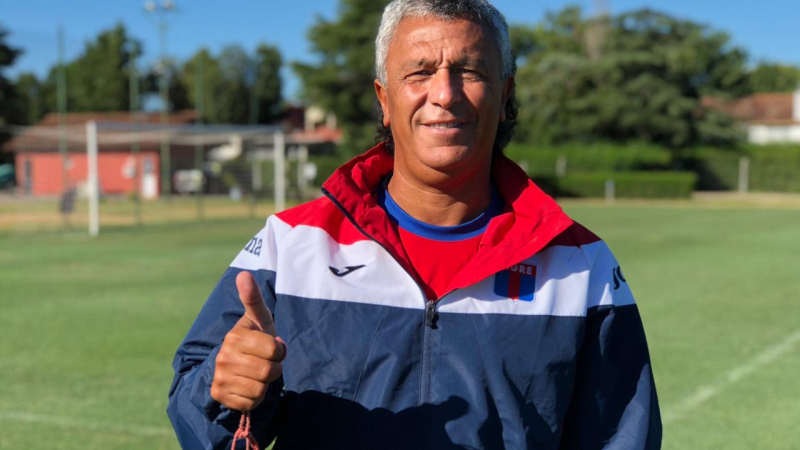 San Lorenzo: Pipo se prueba el traje