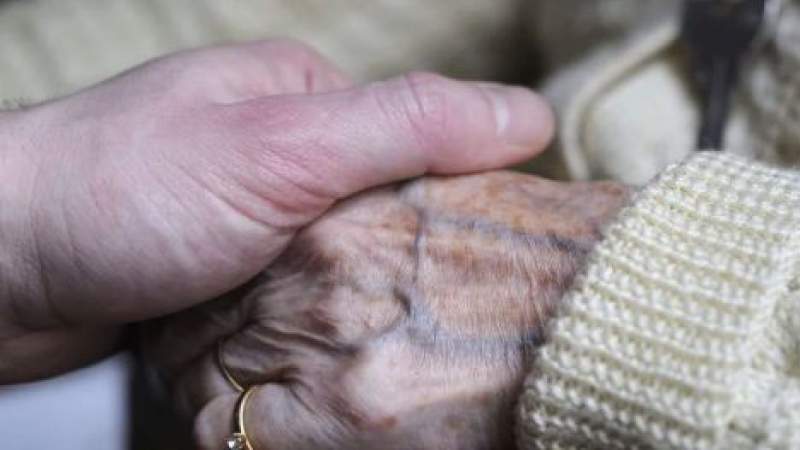 Una abuela tuvo un infarto al enterarse del fallecimiento de su esposo