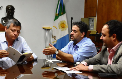 Acceso social al agua segura: el gobierno recibió plantas para eliminación de arsénico