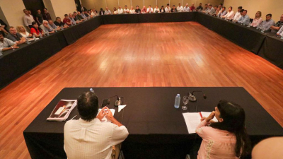 Capitanich y Rach Quiroga recibieron a intendentes