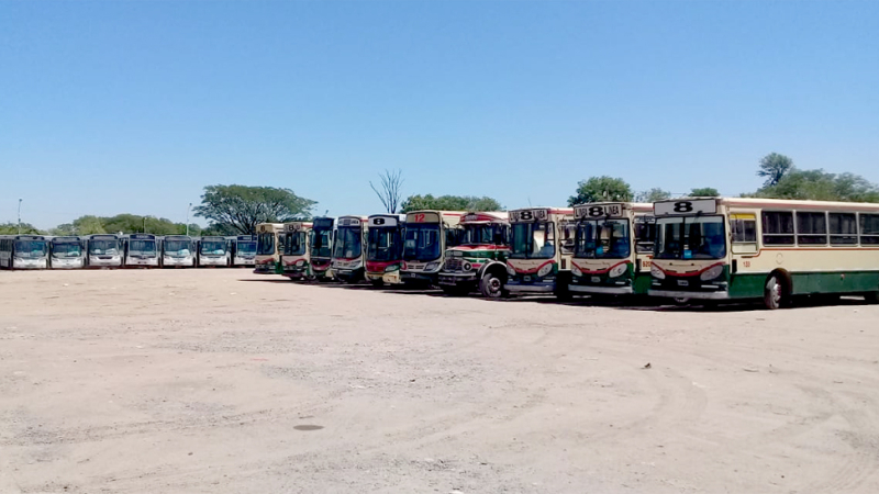 Continúa el paro de colectivos: Gobierno llamó a conciliación y la UTA no acató