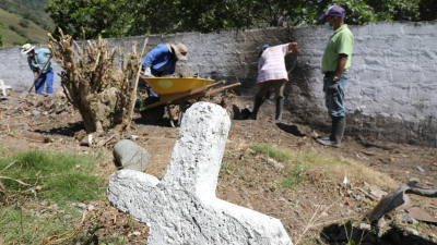 Colombia: remueven fosa con 50 víctimas de asesinados por el Ejército