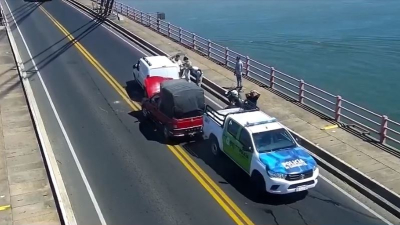 Demoras en el puente interprovincial por un accidente