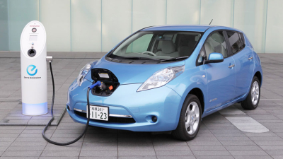 ¿Tiene sentido bajar impuestos a autos eléctricos?