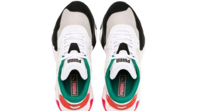 Las zapatillas que se parecen a Hitler y generan polémica