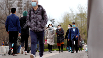 Confinamiento de Wuhan concluye pero empieza otro en China por un aumento de casos locales