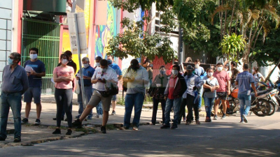 El anillado da resultados: menos personas y más orden en bancos y centros de pagos