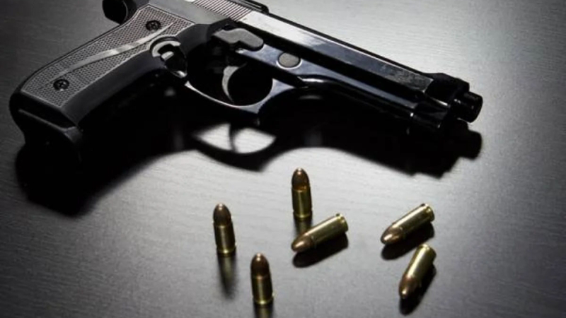 Empleados judiciales robaron armas secuestradas y las vendían por internet  