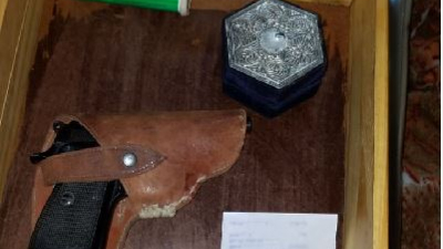 Juguetes sexuales, dinero y un arma hallados en el escondite de Alila