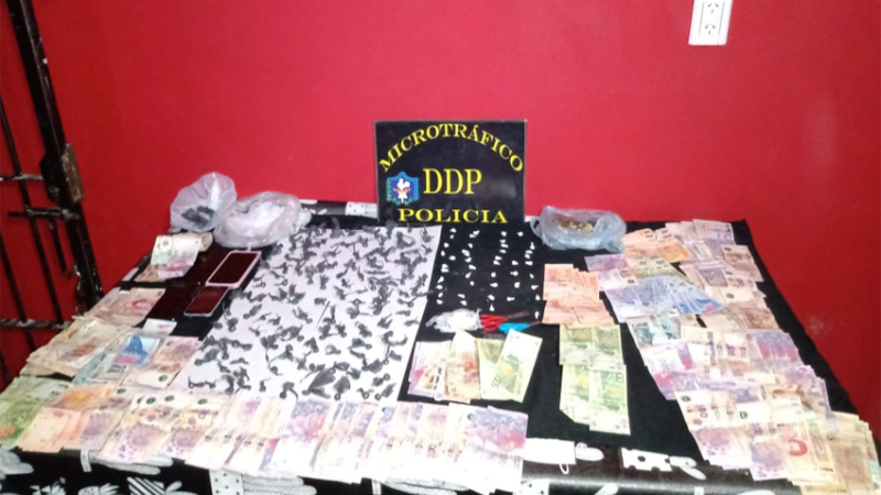 Tres mujeres detenidas en un doble allanamiento en el barrio Independencia por microtráfico de drogas
