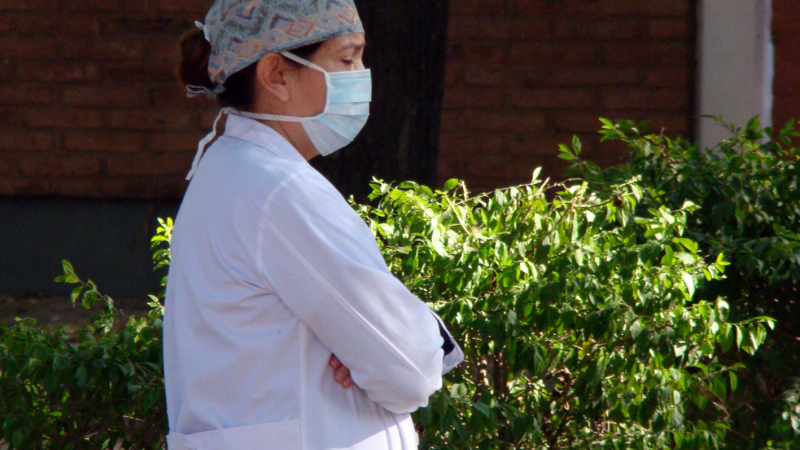 El gobierno decidió tomar medidas salariales y laborales para médicos y residentes