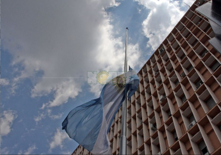 bandera media asta.JPG