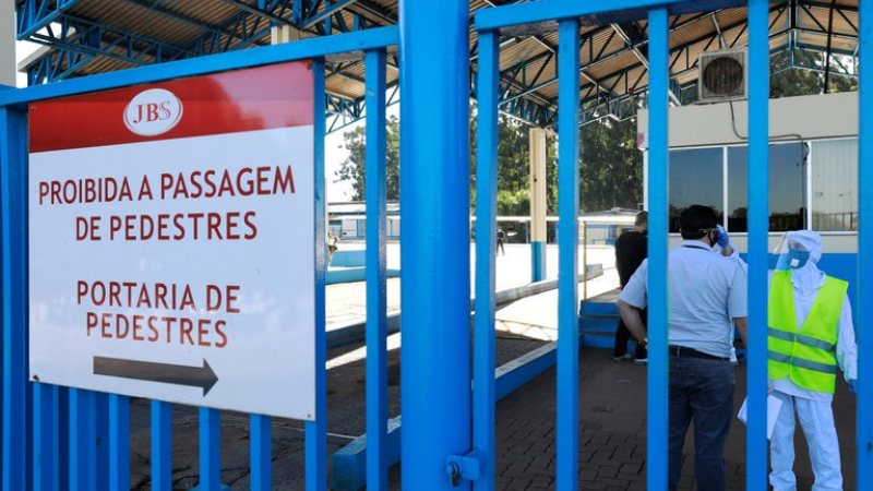Brasil: brote de coronavirus en uno de los frigoríficos más importantes del país