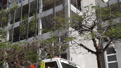 Susto en pleno centro: incendio en el piso 17 de una torre