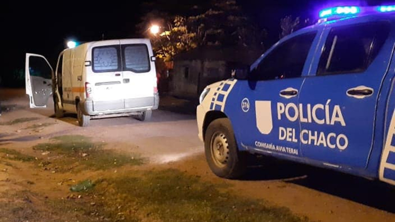 Incumplian la cuarentena, fue la policía y atacaron e hirieron a un comisario