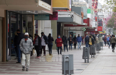 Las normas se respetan poco y mañana habilitarían las reuniones