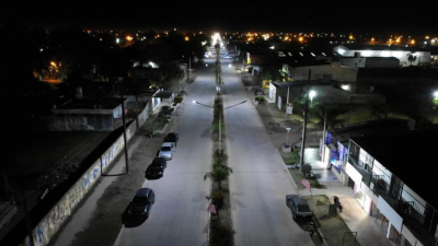 El gobernador inauguró pavimento e iluminación LED en General San Martín