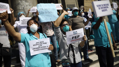 Perú: trabajadores sanitarios exigen recursos para enfrentar el rebrote