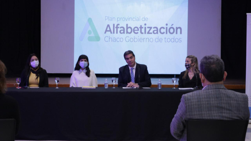 Gobierno presentó dos programas que alcanzarán a 24 mil jóvenes y adultos