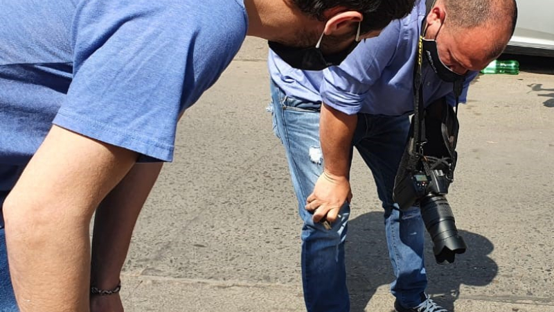 Agredieron a un reportero en una marcha y le robaron la moto frente a Casa de Gobierno