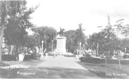 plaza2.jpg
