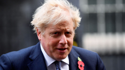 Boris Johnson aislado por contacto estrecho