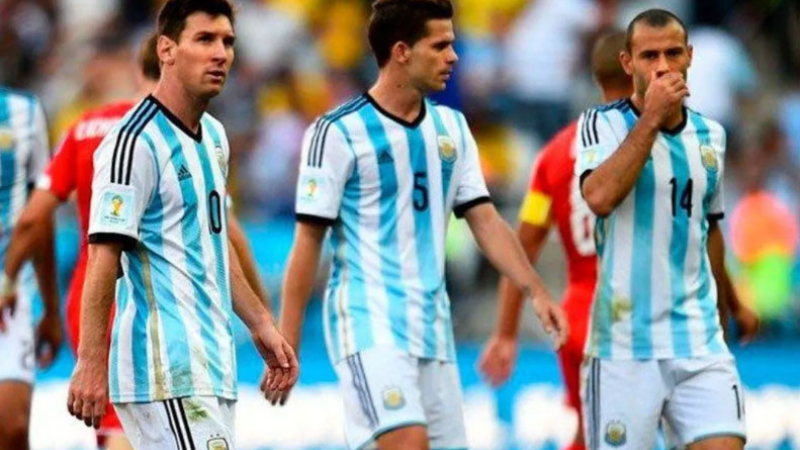 Con un mensaje en las redes, Messi despidió a Mascherano y a Gago