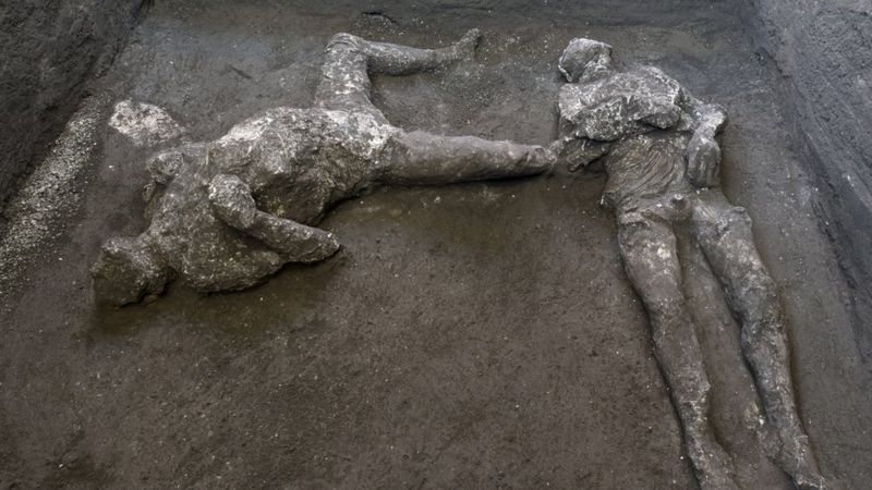 Descubren en Pompeya los restos de dos muertos en la explosión del Vesubio hace casi 2.000 años