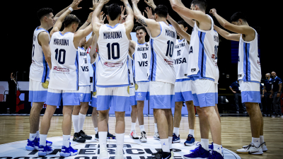 Emotivo homenaje de la Confederación Argentina de Básquetbol a Maradona