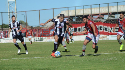 For Ever perdió y prácticamente se quedó sin chances de primer ascenso
