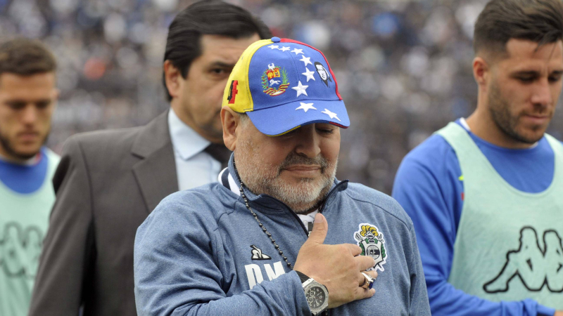 Diego Maradona en el último suspiro, en plena soledad