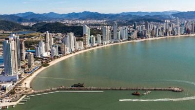 La playa que “perdió” el sol está en carrera por recuperarlo