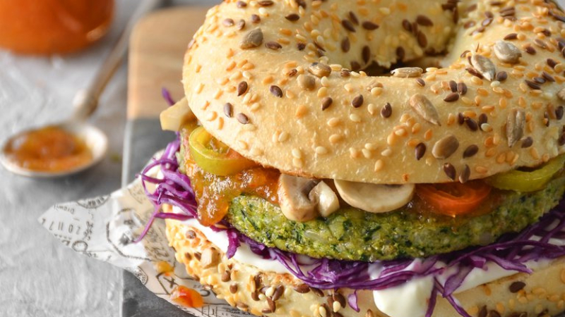 Empezaron cocinando hamburguesas veggies en sus casas y hoy son grandes empresarias