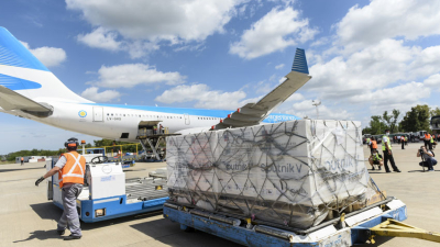 El domingo sale otro avión de Aerolíneas por más vacunas