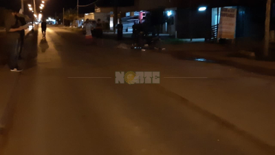 Resistencia: un motociclista falleció al colisionar contra un poste de alumbrado