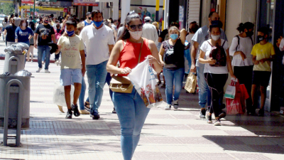 Desde el 8 de febrero habrá multas para quienes no usen barbijo en la vía pública