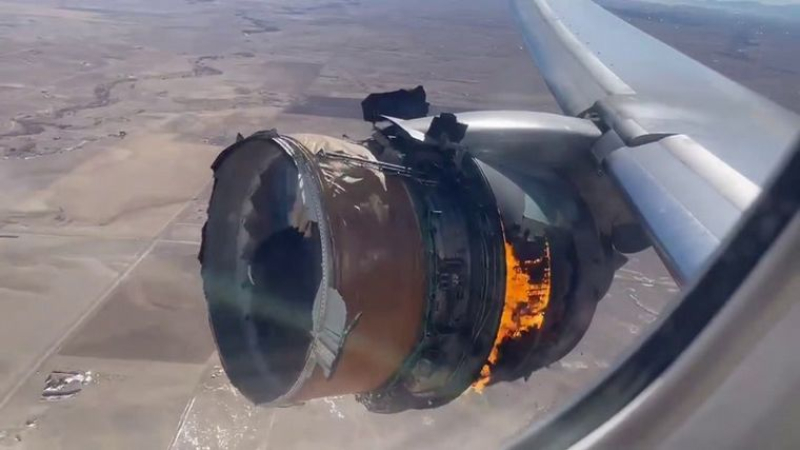 En pleno vuelo: fragmentos de un avión cayó sobre casas en la ciudad de Denver