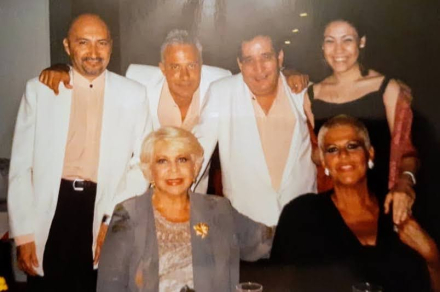 Banda 4, integrada por Osvaldo Gómez, Eduardo Rey, Omar El Antillano, Lorena Larrea Catterino, junto a Estela Raval y María Marta Serra Lima.jpeg