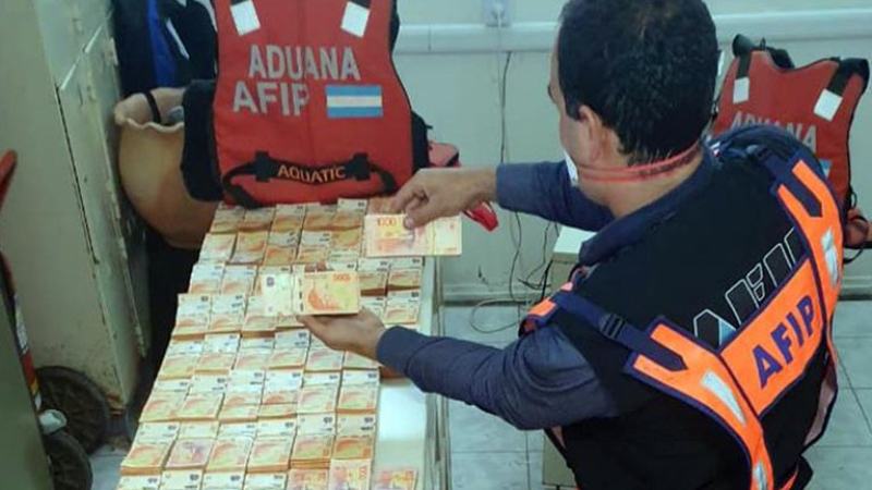 Formosa: incautaron 14 millones de pesos ocultos en un camión