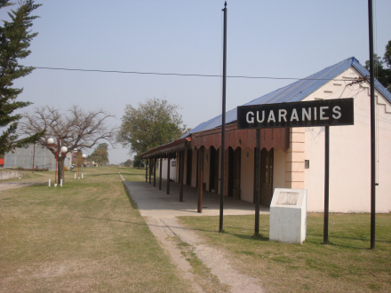 Estación Guaranies ex Fives Lille.JPG