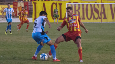 Sarmiento fue goleado en el Centenario