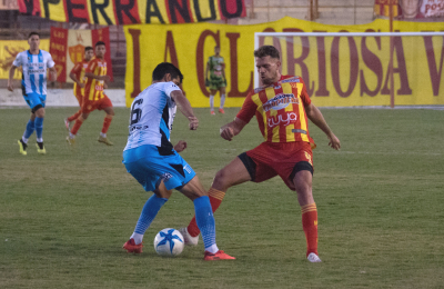 Sarmiento fue goleado en el Centenario