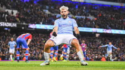 Agüero marcó dos goles en su despedida del Manchester City
