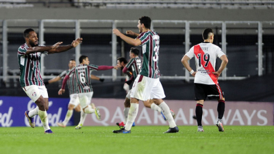 River perdió, pero gracias a la mano de Santa Fe clasificó a octavos