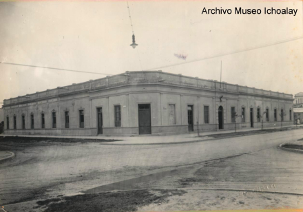 Colegio Nacional Jose M. Paz Obligado y R S. Peña .JPG
