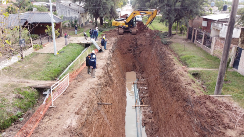 Sameep realiza reemplazo y reinserción de cañerías de cloacas en Villa Ángela