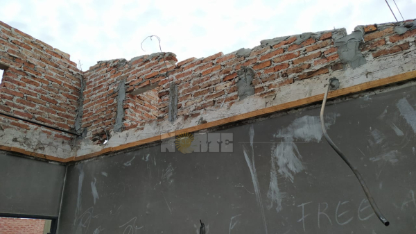 Solo las paredes están en pie, donde hace una semana funcionaba el destacamento del barrio Los Silos (Por Marcelo López, enviado especial).