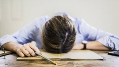 Sueño y trabajo: cuatro de cada diez argentinos duermen menos que antes